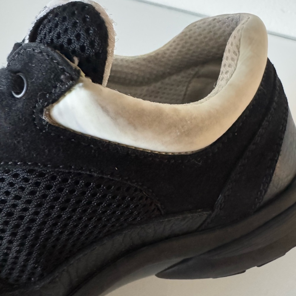 CHANEL Black and White CC Logo Athletic Sneakers SZ 39 - Picture 9 of 12